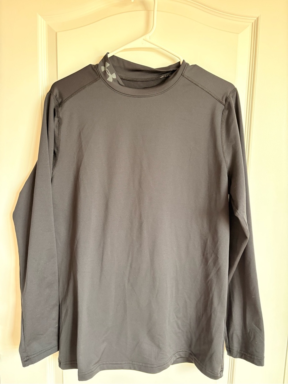 Under Armour Men’s Long-Sleeve Performance Shirt - Dark Gray